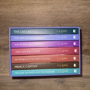 C.S. Lewis Narnia Boxed Set - Rainbow Spine Collection